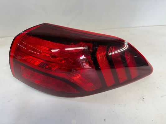 2020 Hyundai Tucson Right Outer Rear Tail Light Lamp 92402D3550 OEM Used