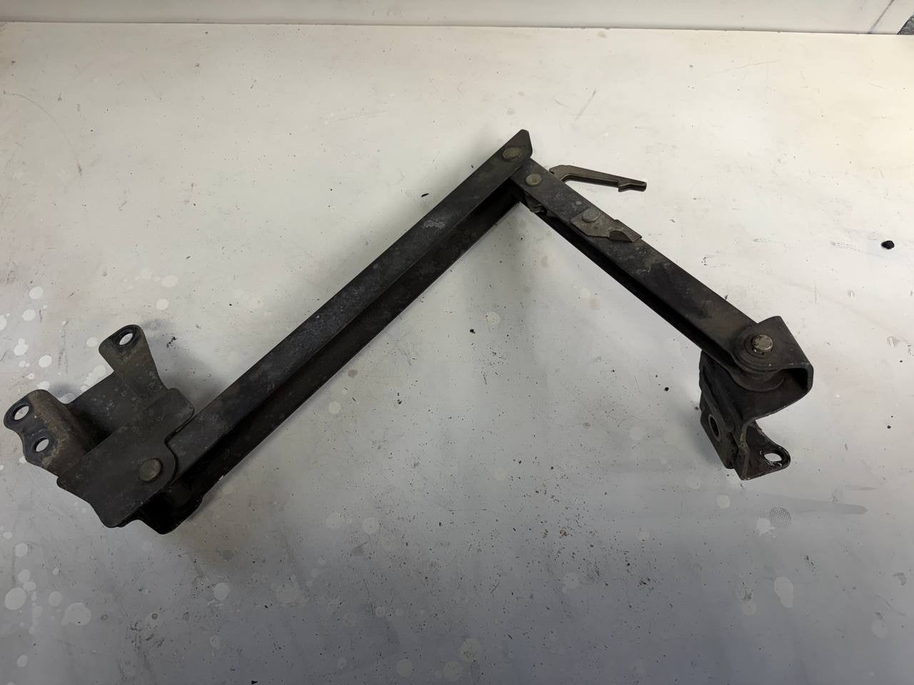 Hino 155 / 195 Door Holder System OEM Used