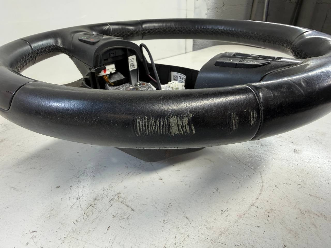 2015 Kia Sedona Steering Wheel Assembly 56100A9210WK OEM Used