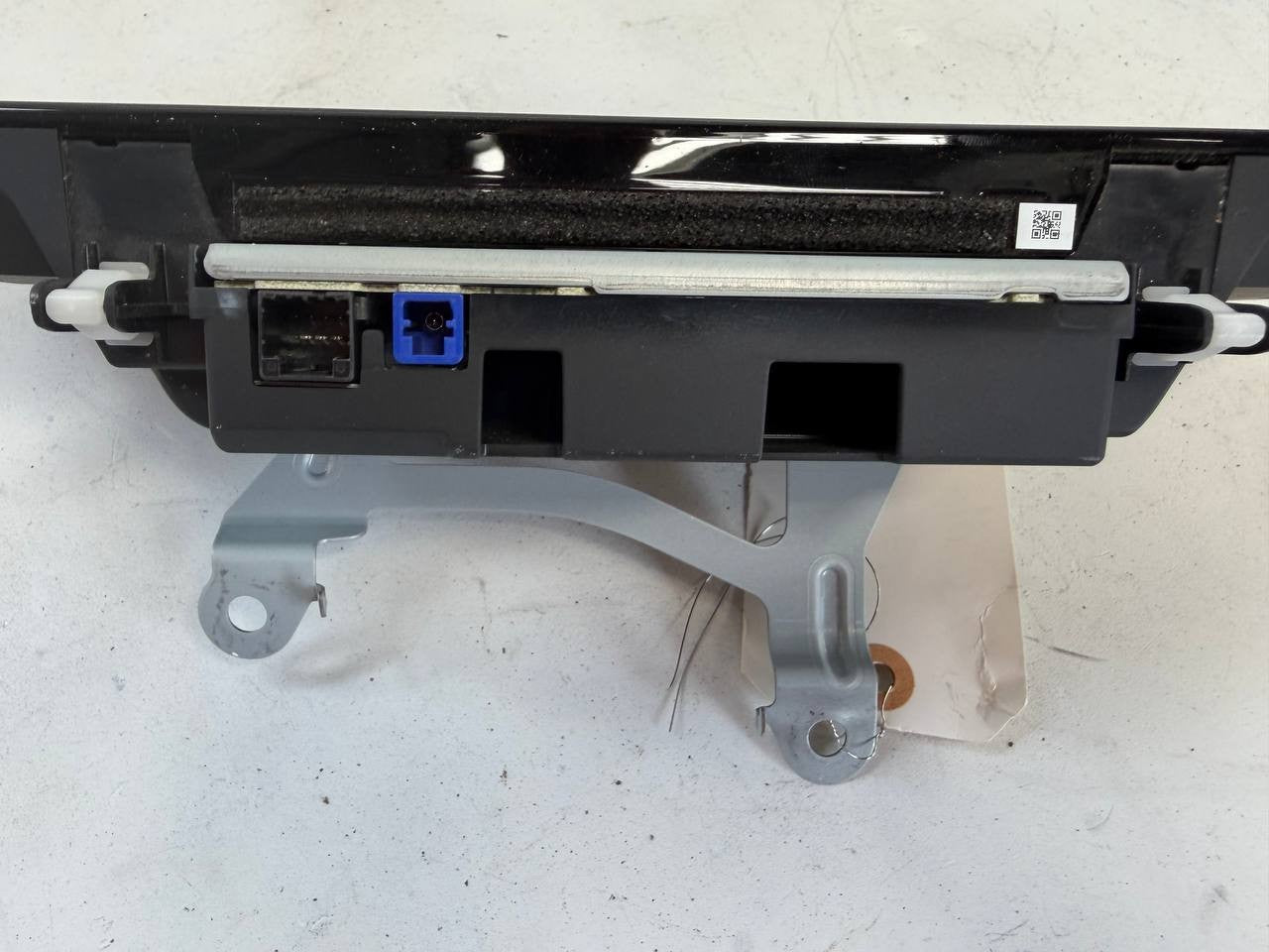 2020 - 25 Mazda cx-30 Navigation Touchscreen Radio Display DFR5-611J0-A OEM Used
