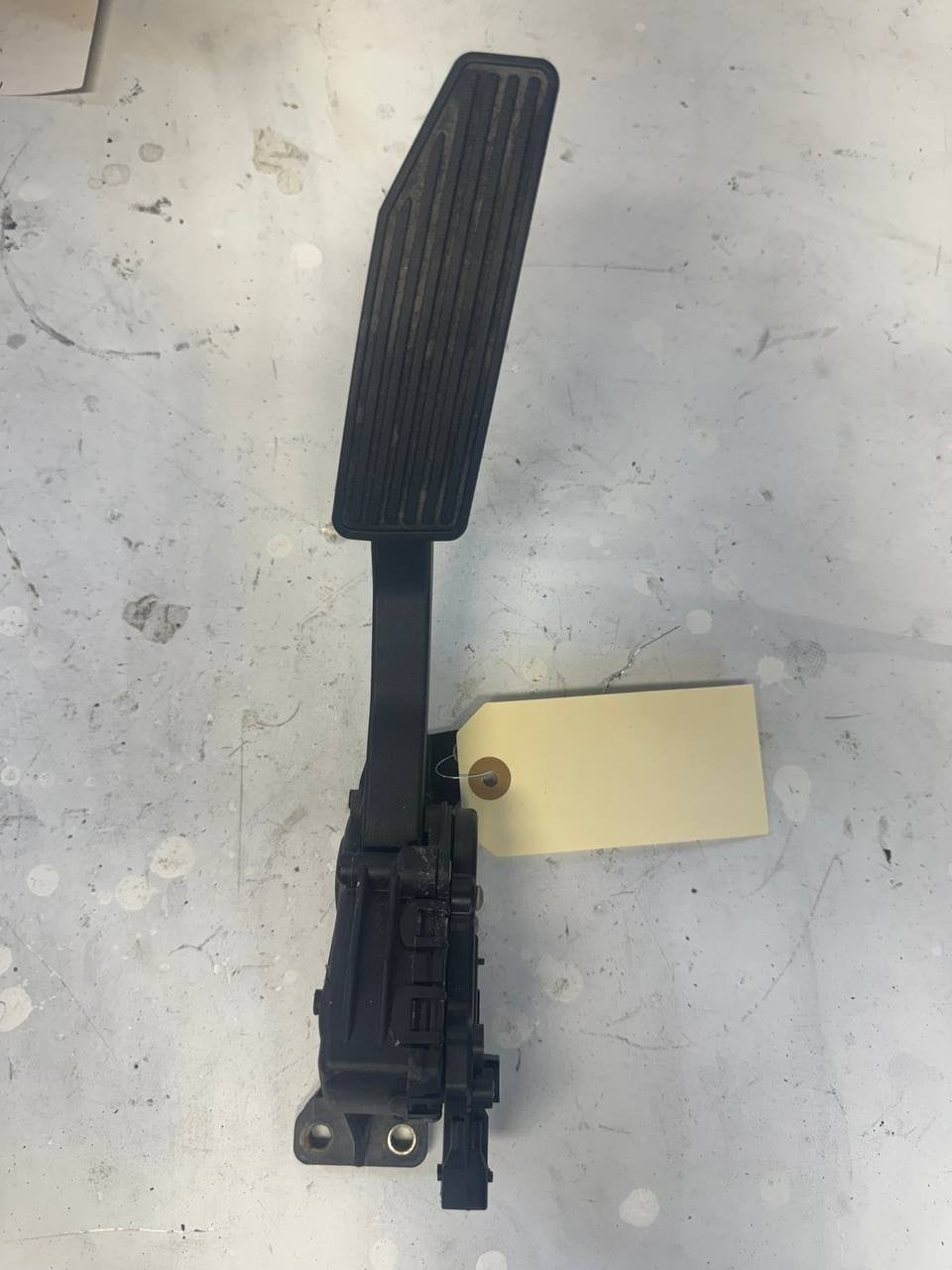 2010-12 Chevrolet Accelerator Gas Pedal Assembly with Position Sensor 20844306