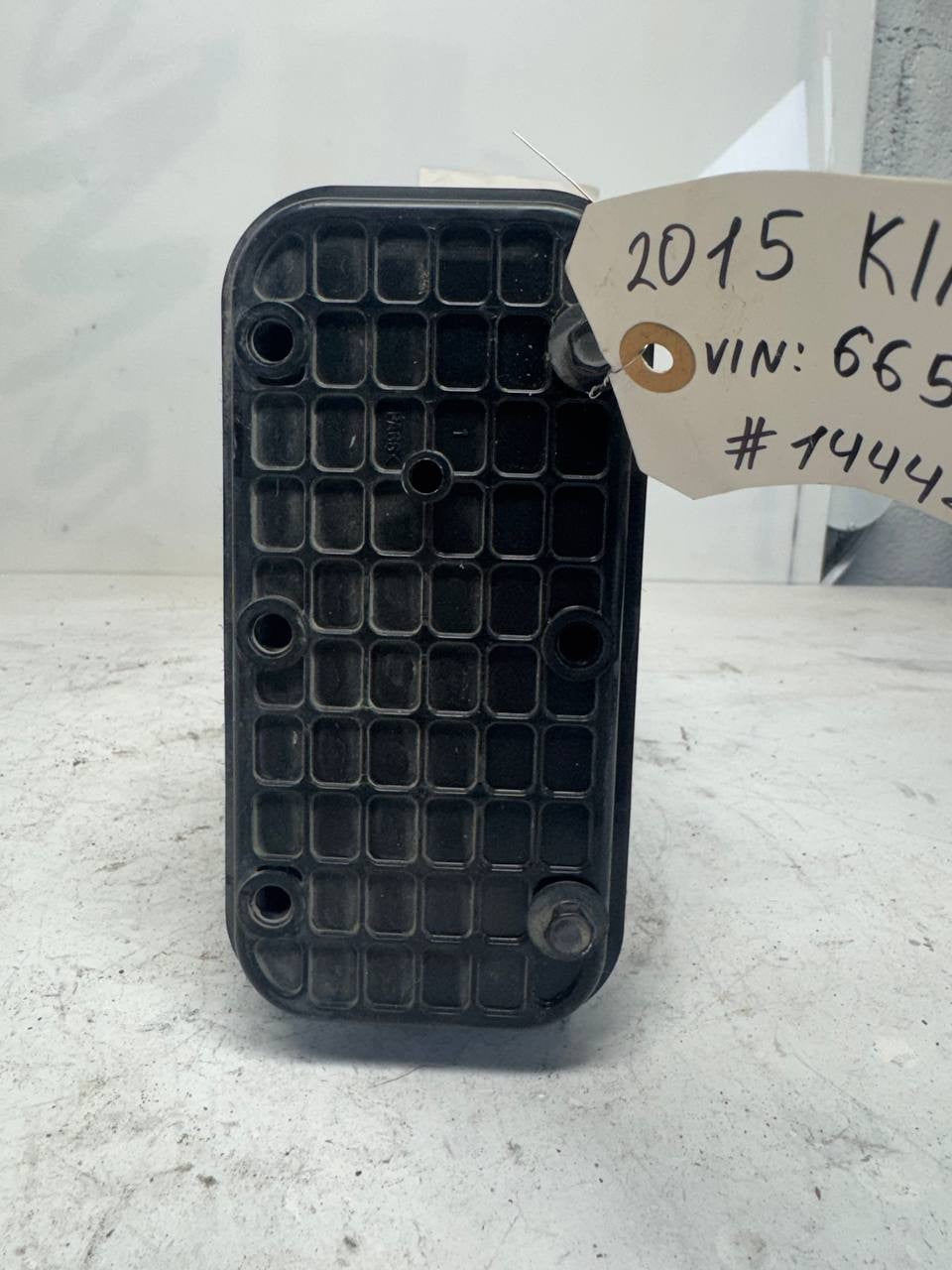 2015 Kia Sedona EVAP Charcoal Canister Vapor Canister 31400-A9500 OEM Used