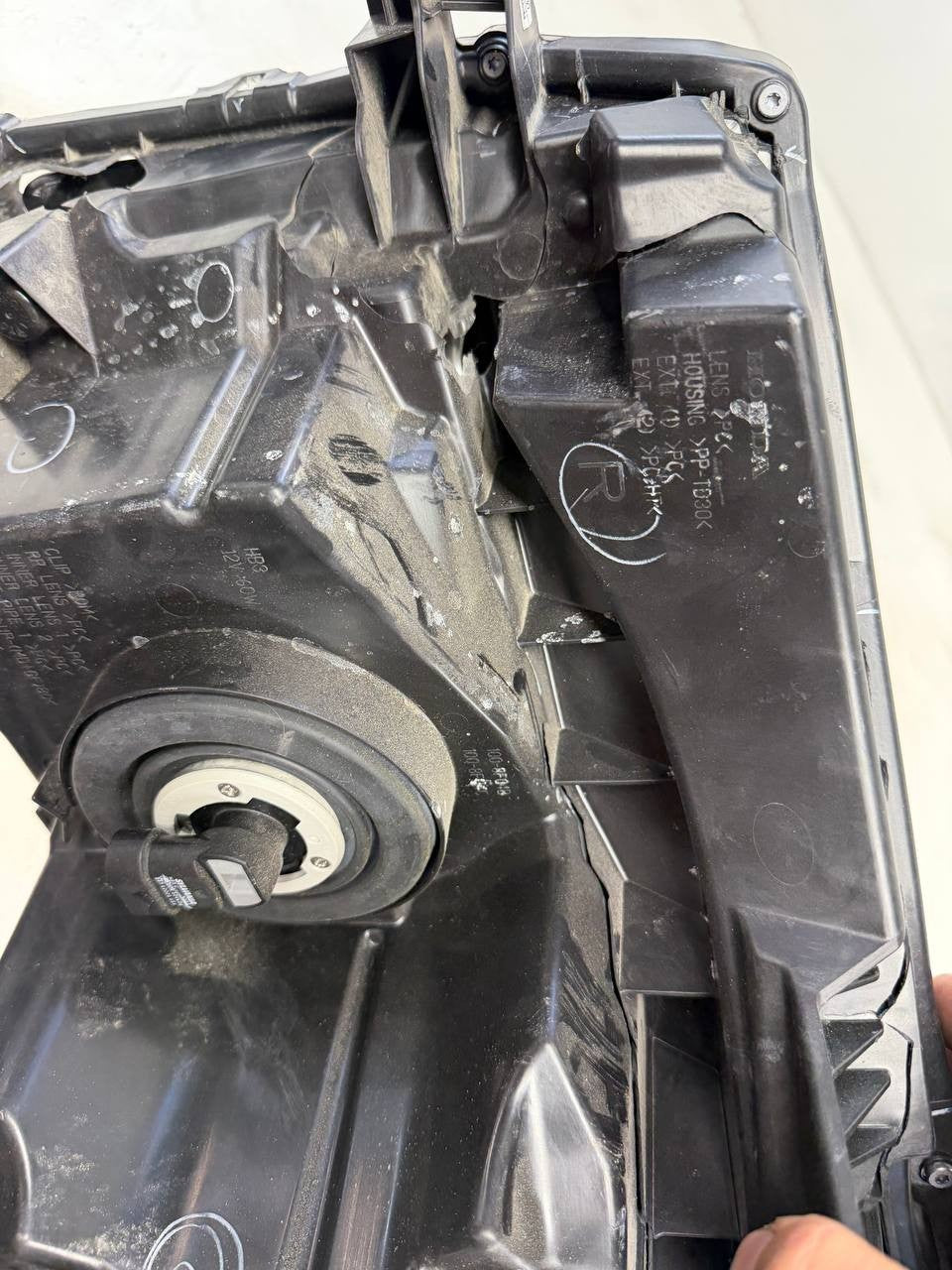 Honda Ridgeline 2023-2025 Right Side Headlight Headlamp RH OEM LED Used