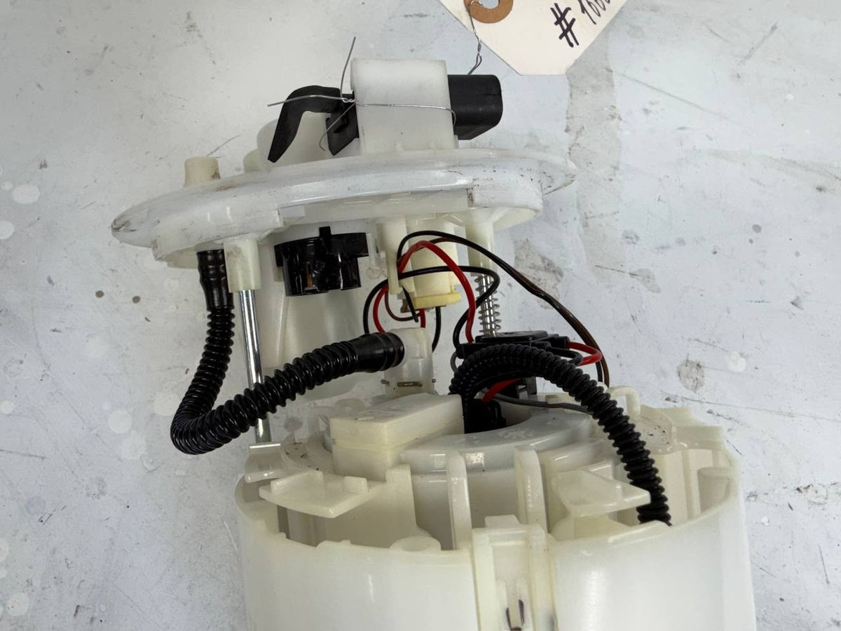 2019 Kia Forte Fuel Pump 31110-M7500 OEM