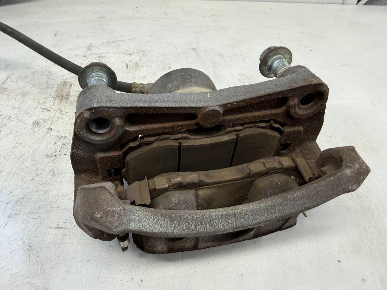 2020 - 2026 Kia Sorento Front Left Brake Caliper OEM Used